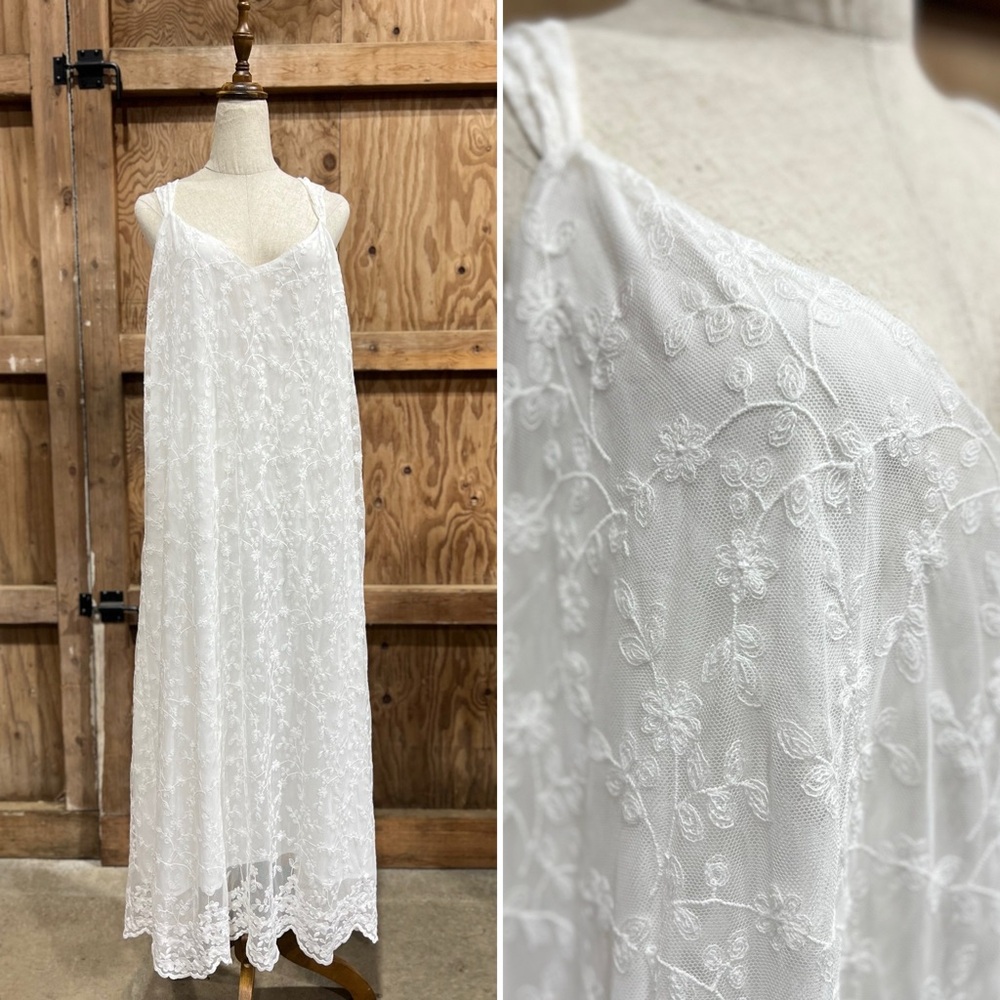 Coven & Co White Floral Embroidered Maxi Dress – Size XXL